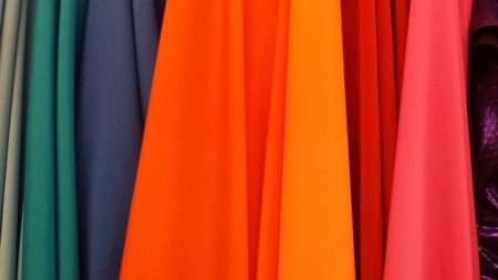 couleurs de vêtements assembler