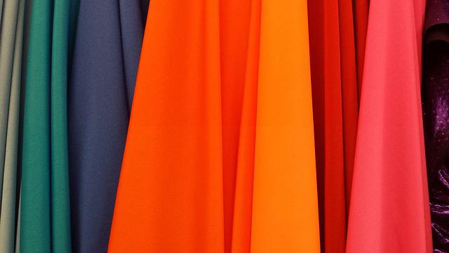 couleurs de vêtements assembler